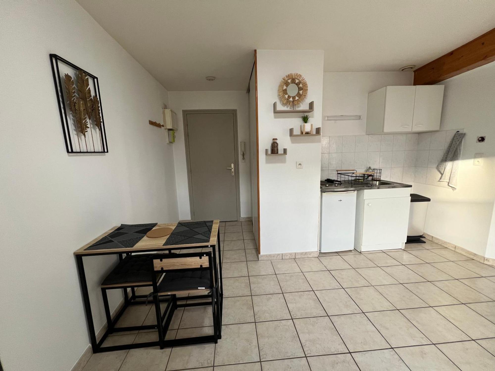 Studios A Valence, Drome Valence  Esterno foto
